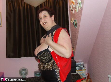 TAC Amateurs invite you to explore a xxx photos with Kinky Carol xxx gallery 272340