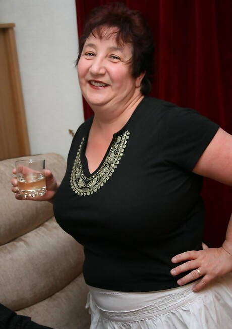 TAC Amateurs pleased to share with you xxx picture gallery with Kinky Carol xxx gallery 267256