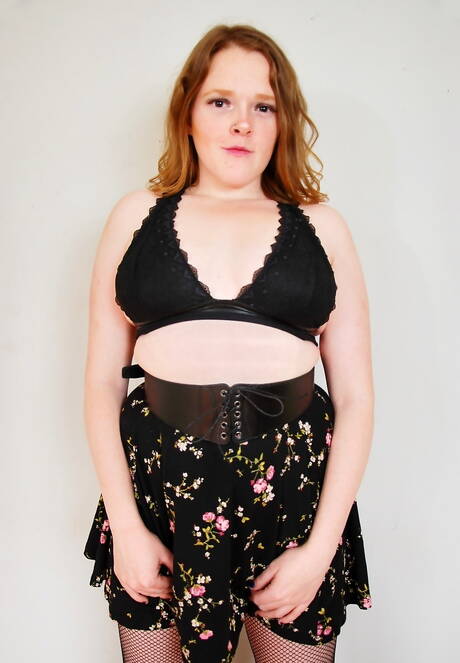 TAC Amateurs pics collection featuring Rachel Rose unveiling sexy shape